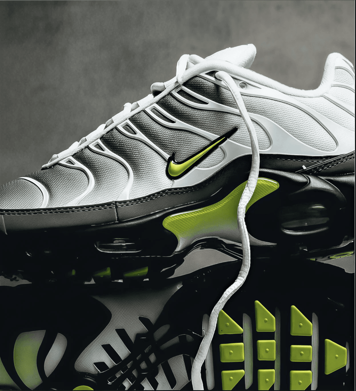 AIR MAX PLUS NEON